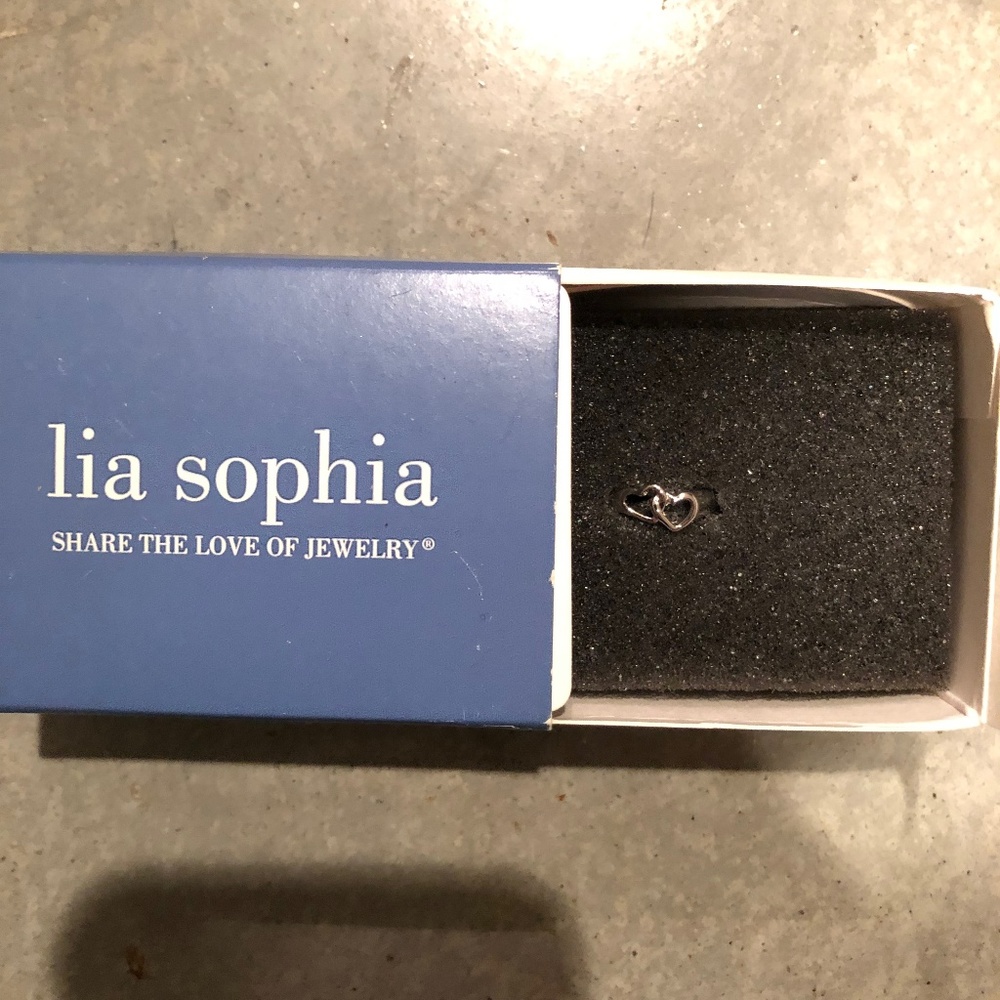 Lia Sophia Double Heart Ring Size: 5.5